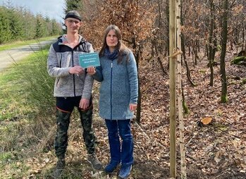 Susanne Luga-Holzknecht spendete die Moor-Birke.