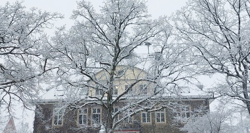 Rathaus im Schnee