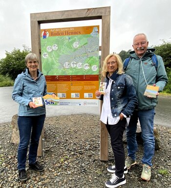 Margarete Kind, Judith Kräuter und Horst Sulzer stellten die neue Rallye auf dem Roden-Hennes-Weg vor.